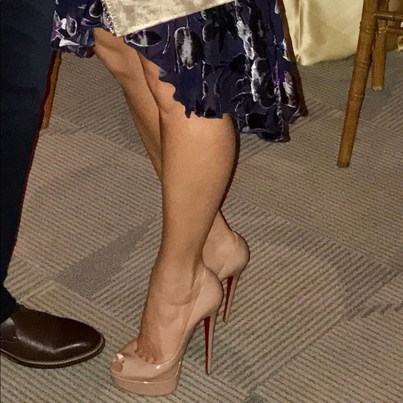 Christian Louboutin Shoes - Christian Louboutin LadyPeep patentleather nude 37